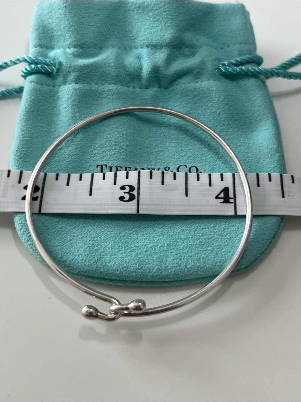 Tiffany & Co. Hook Wire Bangle in Sterling Silver - Picture 4 of 4
